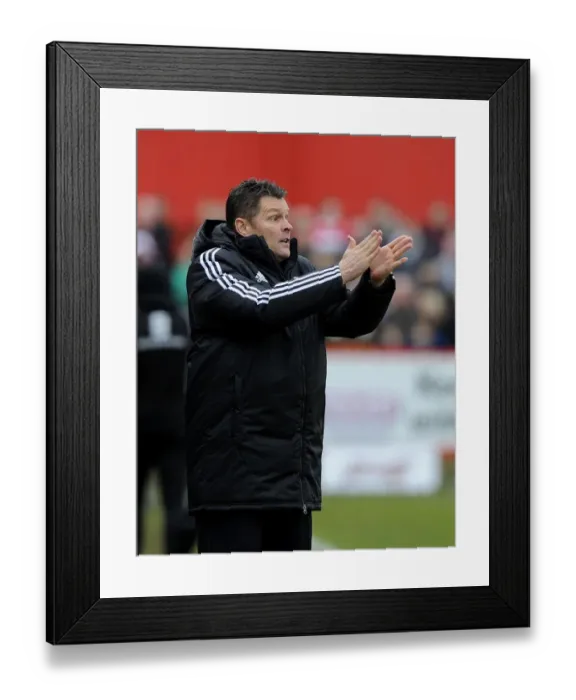 Framed Print : Steve Cotterill Leads Bristol City in FA Cup Battle at Tamworth, December 2013