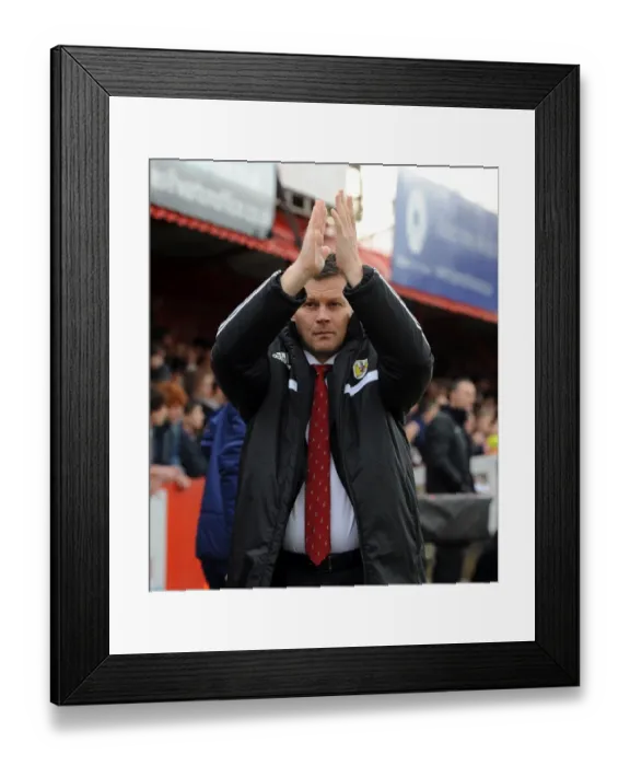 Framed Print : Steve Cotterill Leads Bristol City in FA Cup Battle at Tamworth, December 2013 Framed Print : Steve Cotterill Leads Bristol City in FA Cup Battle at Tamworth, December 2013