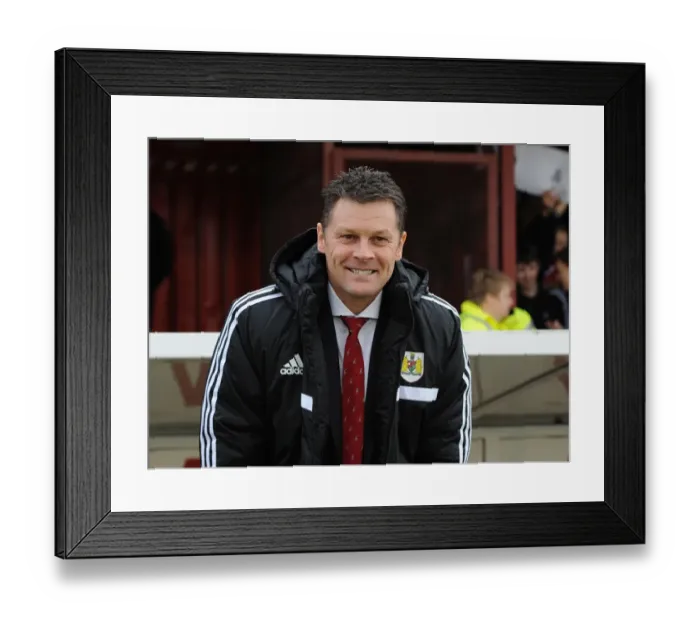 Framed Print : Steve Cotterill Leads Bristol City in FA Cup Match at Tamworth, December 2013 Framed Print : Steve Cotterill Leads Bristol City in FA Cup Match at Tamworth, December 2013