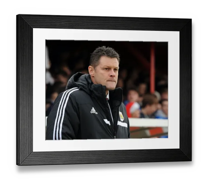 Framed Print : Steve Cotterill Rallies Bristol City in FA Cup Battle at Tamworth, December 2013