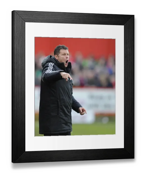 Framed Print : Steve Cotterill Leads Bristol City in FA Cup Match against Tamworth, 08 / 12 / 2013 Framed Print : Steve Cotterill Leads Bristol City in FA Cup Match against Tamworth, 08 / 12 / 2013