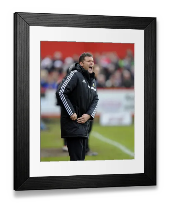Framed Print : Steve Cotterill Leads Bristol City in FA Cup Battle at Tamworth, December 2013