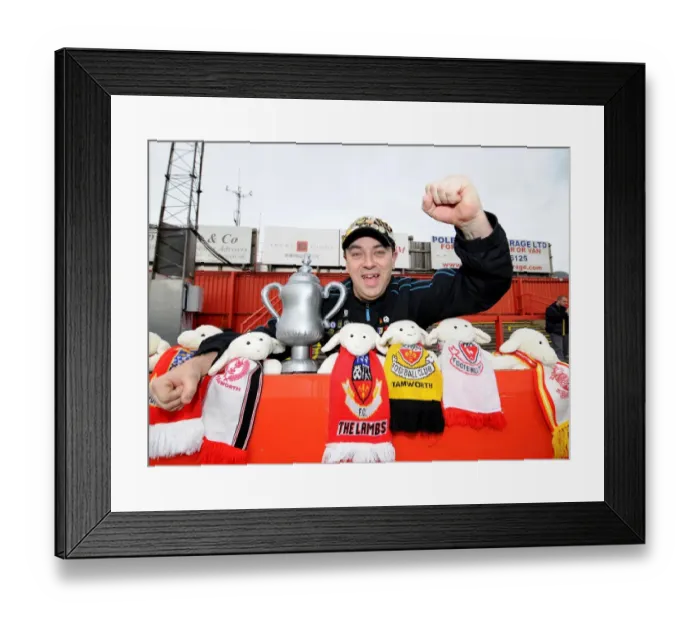 Framed Print : Fan's Unique FA Cup Tribute: A Lamb Display at Tamworth vs. Bristol City (2013)