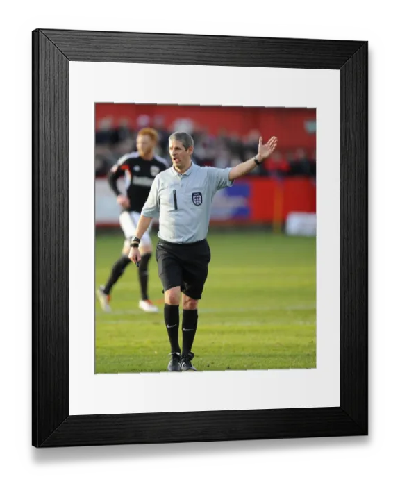 Framed Print : FA Cup: Tamworth vs. Bristol City - Referee Andy Durso Overseeing the Action Framed Print : FA Cup: Tamworth vs. Bristol City - Referee Andy Durso Overseeing the Action