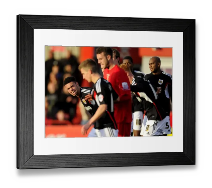 Framed Print : Bristol City's Derrick Williams Orders Defense at Tamworth's Lamb Ground, FA Cup Second Round Framed Print : Bristol City's Derrick Williams Orders Defense at Tamworth's Lamb Ground, FA Cup Second Round