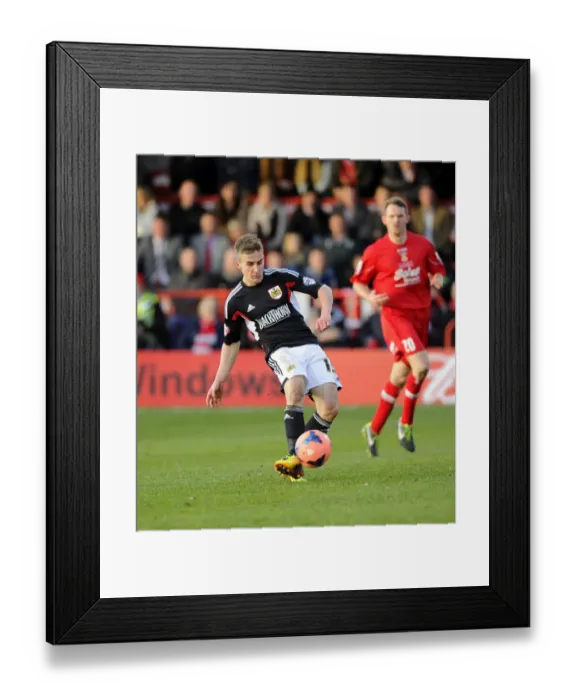 Framed Print : Bristol City's Joe Bryan Shoots in FA Cup Second Round Match Against Tamworth Framed Print : Bristol City's Joe Bryan Shoots in FA Cup Second Round Match Against Tamworth