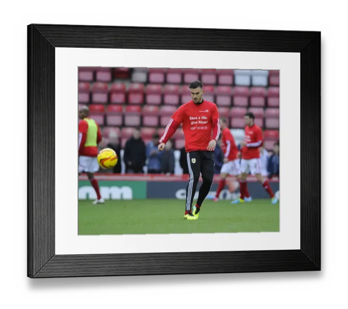 Framed Print : Marlon Pack of Bristol City Warming Up Ahead of Rotherham United Clash, 14th December 2013 Framed Print : Marlon Pack of Bristol City Warming Up Ahead of Rotherham United Clash, 14th December 2013