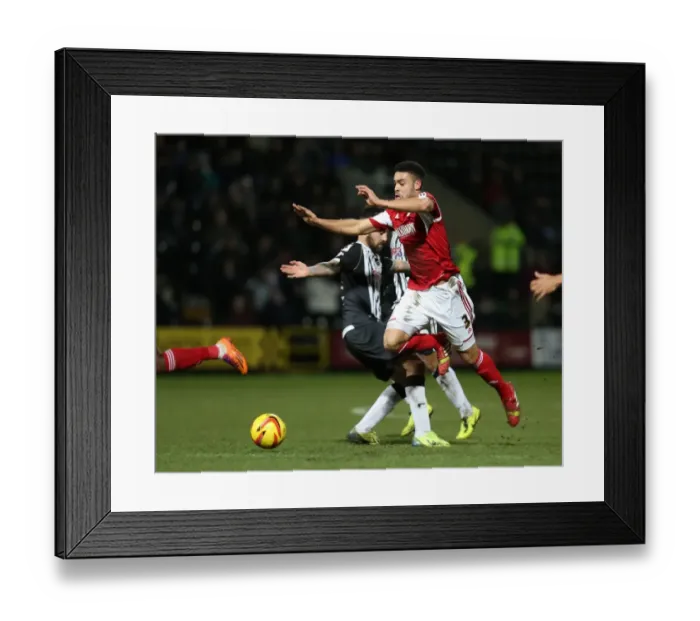 Framed Print : Bristol City's Derrick Williams Makes a Long Run at Notts County's Meadow Lane, Sky Bet League One Football Match, December 2013 Framed Print : Bristol City's Derrick Williams Makes a Long Run at Notts County's Meadow Lane, Sky Bet League One Football Match, December 2013