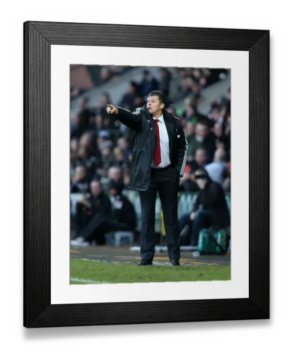 Framed Print : Steve Cotterill Guides Bristol City in League One Battle at Notts County (December 2013) Framed Print : Steve Cotterill Guides Bristol City in League One Battle at Notts County (December 2013)