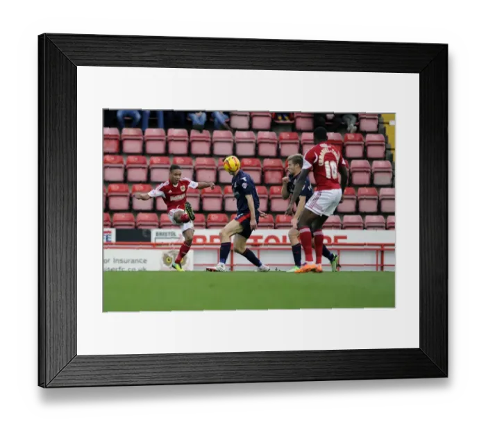 Framed Print : Bristol City's Bobby Reid Goes for Glory: A Thrilling Moment from the Bristol City vs. Walsall Match, December 2013 Framed Print : Bristol City's Bobby Reid Goes for Glory: A Thrilling Moment from the Bristol City vs. Walsall Match, December 2013