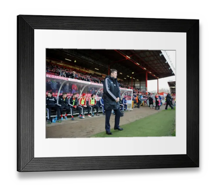 Framed Print : Steve Cotterill Leads Bristol City Against Walsall in League One, 26th December 2013 Framed Print : Steve Cotterill Leads Bristol City Against Walsall in League One, 26th December 2013