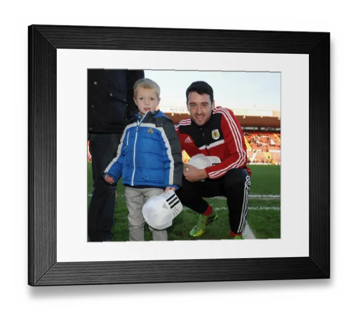 Framed Print : Bristol City vs Walsall Clash in Sky Bet League One at Ashton Gate, December 2013 Framed Print : Bristol City vs Walsall Clash in Sky Bet League One at Ashton Gate, December 2013