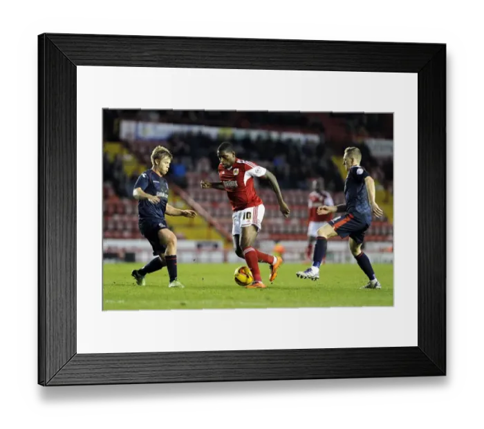 Framed Print : Jay Emmanuel-Thomas Charges Forward: Bristol City vs Walsall, League One Football Action at Ashton Gate Framed Print : Jay Emmanuel-Thomas Charges Forward: Bristol City vs Walsall, League One Football Action at Ashton Gate