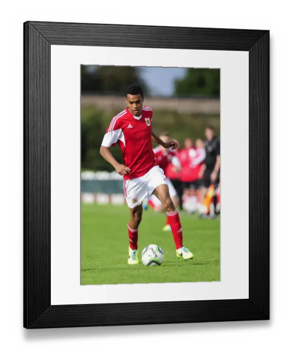 Framed Print : Marley Bishop in Action: Bristol City U18s vs Sheffield United Framed Print : Marley Bishop in Action: Bristol City U18s vs Sheffield United