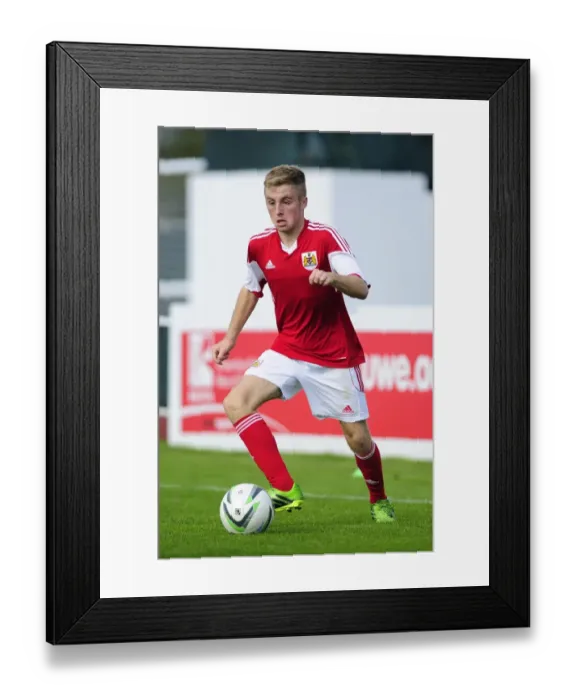 Framed Print : Joe Morrell in Action: Bristol City U18s vs Sheffield United