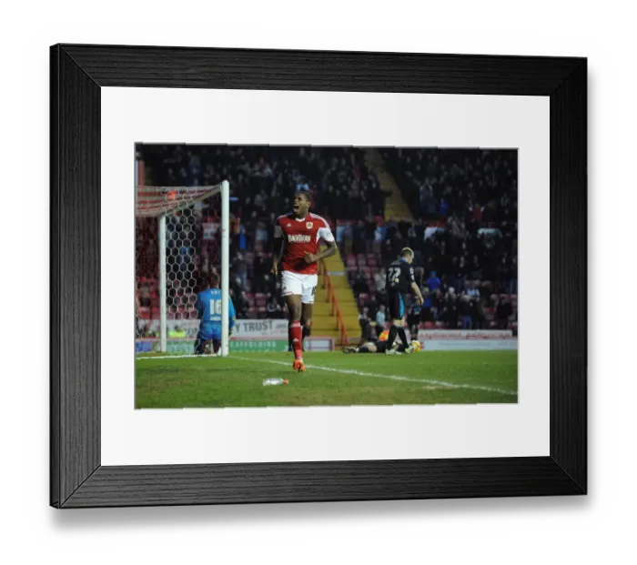 Framed Print : Dramatic Last-Minute Victory: Jay Emmanuel-Thomas Scores for Bristol City against Stevenage in Sky Bet League One Framed Print : Dramatic Last-Minute Victory: Jay Emmanuel-Thomas Scores for Bristol City against Stevenage in Sky Bet League One