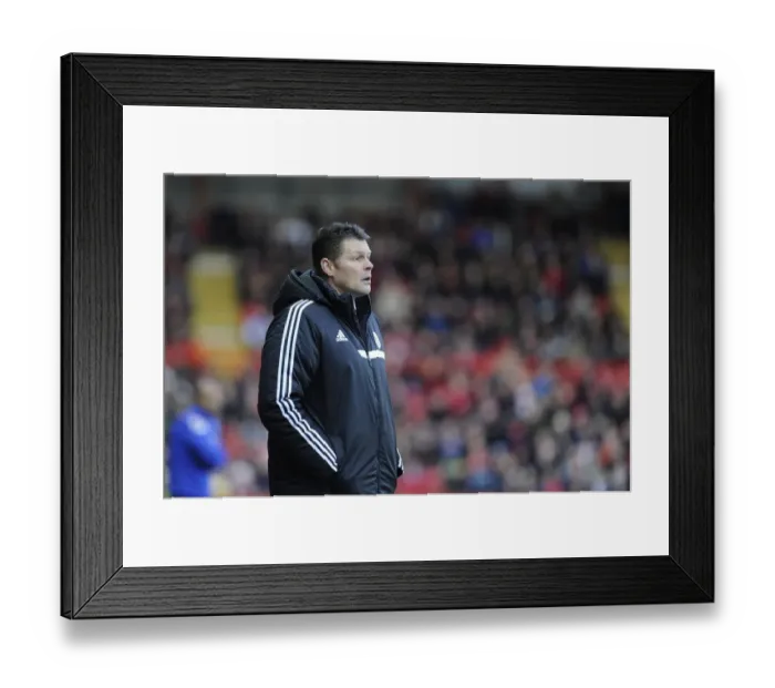 Framed Print : Steve Cotterill in Action: Bristol City Manager at Ashton Gate, December 2013 (Bristol City vs. Stevenage)