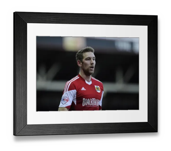 Framed Print : Bristol City's Scott Wagstaff in Action against Stevenage, Sky Bet League One, December 2013 Framed Print : Bristol City's Scott Wagstaff in Action against Stevenage, Sky Bet League One, December 2013