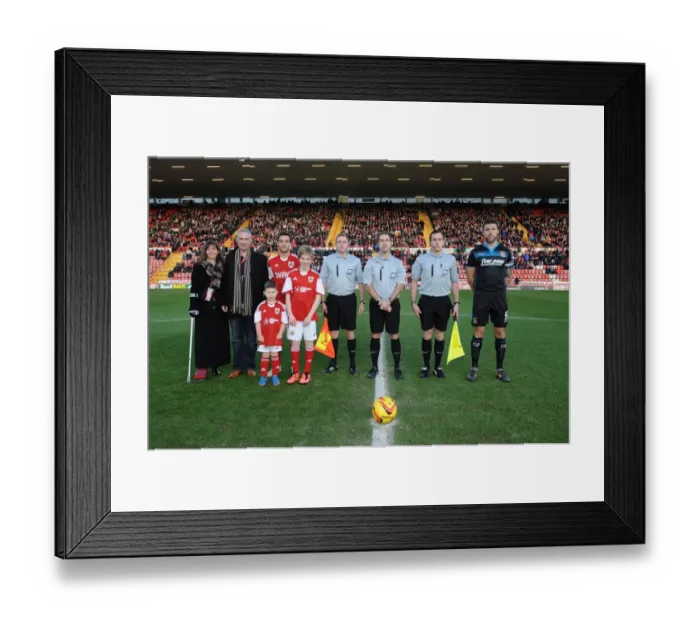 Framed Print : Bristol City vs Stevenage: Center Circle Moment at Ashton Gate, Sky Bet League One (December 2013) Framed Print : Bristol City vs Stevenage: Center Circle Moment at Ashton Gate, Sky Bet League One (December 2013)