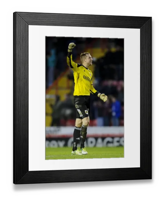 Framed Print : Thrilling Moment: Jay Emmanuel-Thomas Scores Brace - Elliott Parish and Bristol City Celebrate (Sky Bet League One)