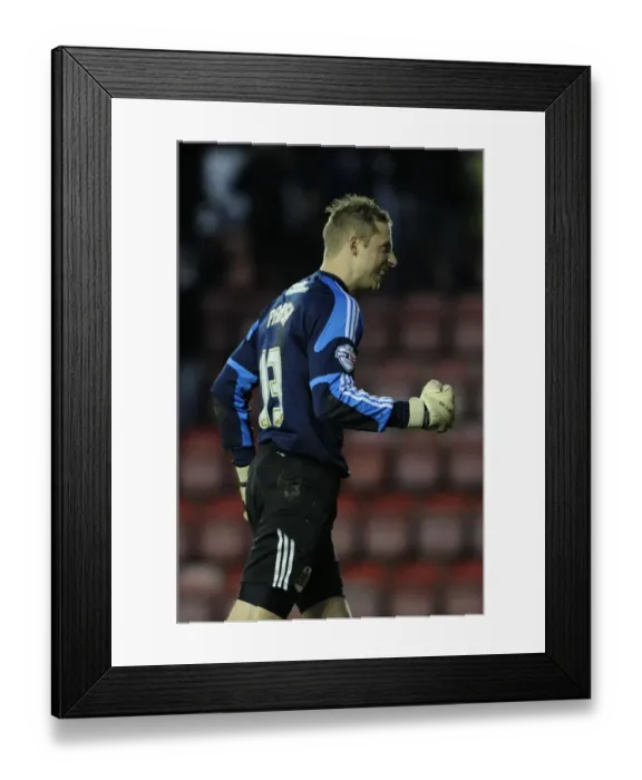 Framed Print : Bristol City's Elliott Parish Scores the Winner: FA Cup Third Round Clash vs. Watford