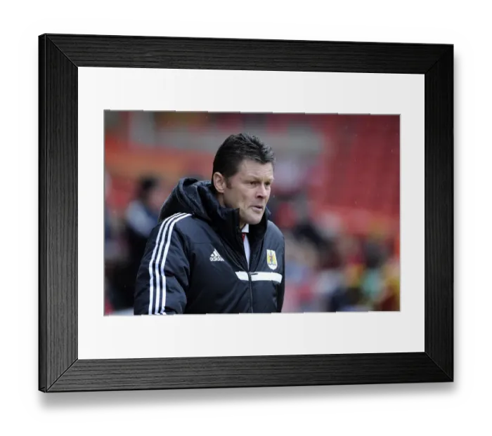Framed Print : Steve Cotterill Rallies Bristol City in FA Cup Battle Against Watford Framed Print : Steve Cotterill Rallies Bristol City in FA Cup Battle Against Watford