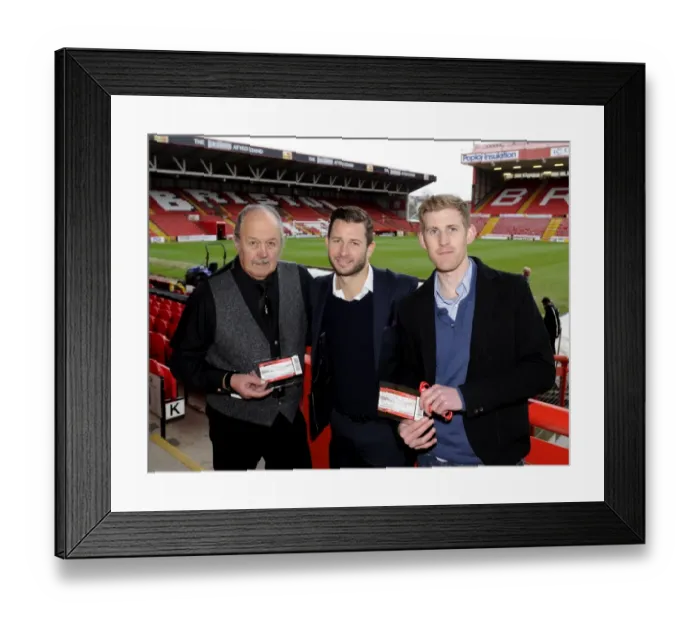 Framed Print : FA Cup Third Round: Bristol City vs Watford at Ashton Gate