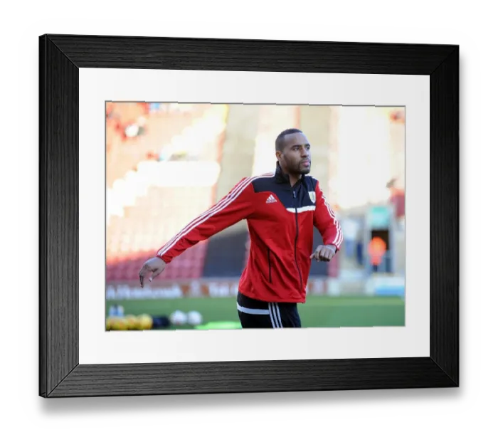 Framed Print : Tyrone Barnett Joins Bristol City: New Signing's Debut Against Bradford City, January 2014 Framed Print : Tyrone Barnett Joins Bristol City: New Signing's Debut Against Bradford City, January 2014