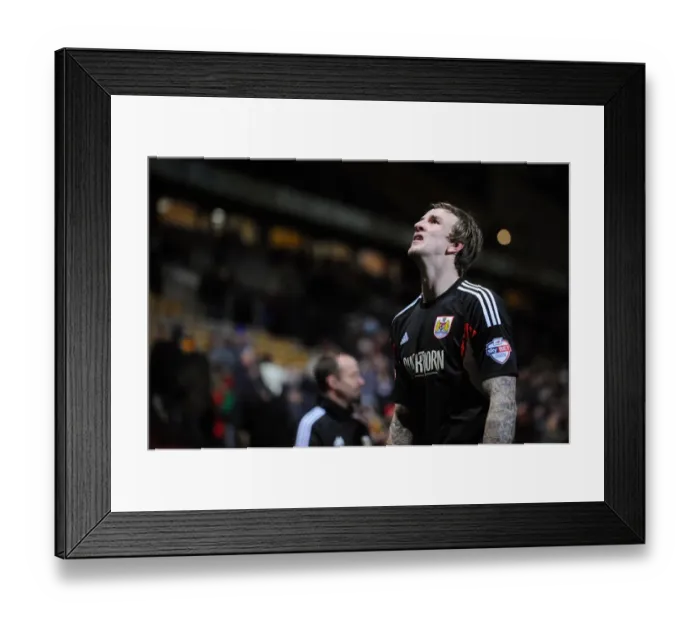 Framed Print : Aden Flint's Disappointment: Frustrating Draw for Bristol City at Bradford (Sky Bet League One) Framed Print : Aden Flint's Disappointment: Frustrating Draw for Bristol City at Bradford (Sky Bet League One)