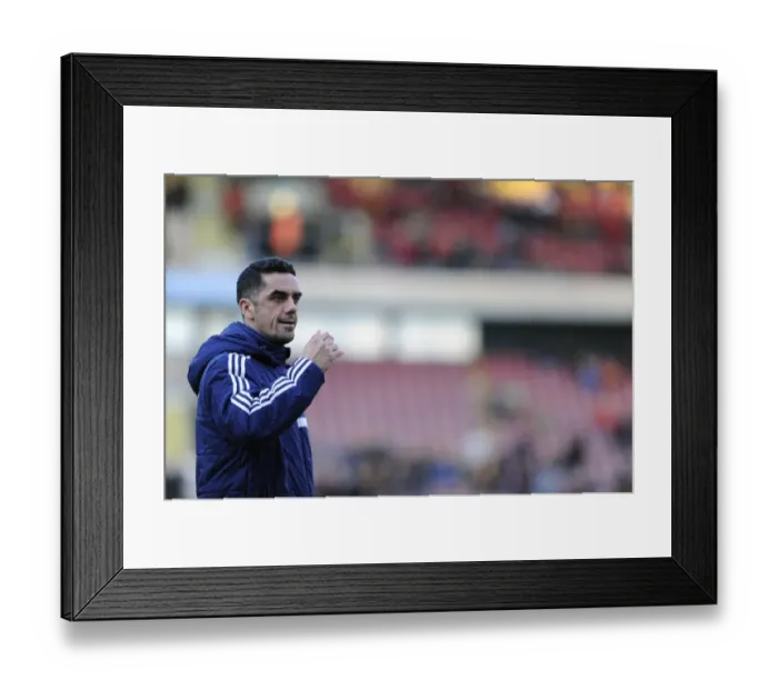 Framed Print : Bradford City vs. Bristol City: Scott Murray in Action, League One Football Match, January 2014 Framed Print : Bradford City vs. Bristol City: Scott Murray in Action, League One Football Match, January 2014