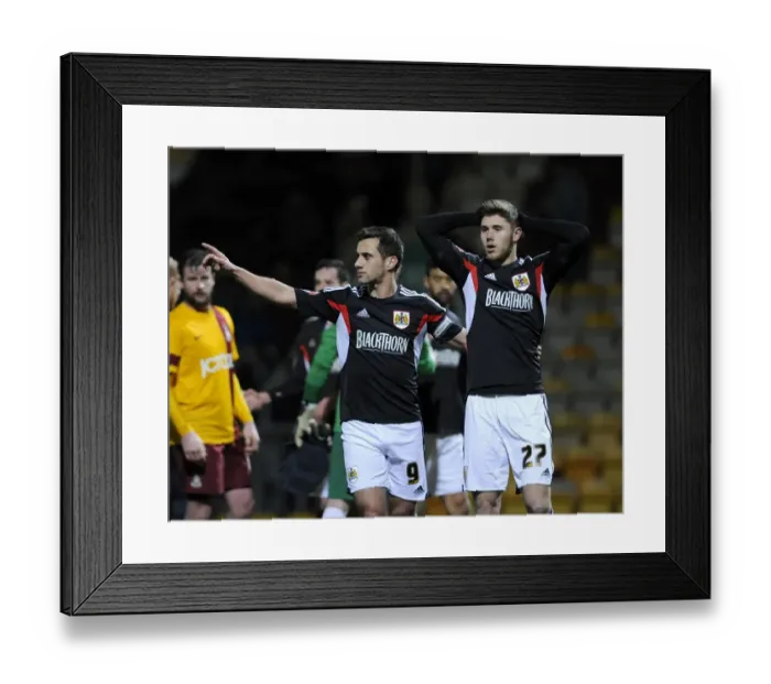 Framed Print : Bradford vs. Bristol City: Sam Baldock Seeks Medical Attention for Wes Burns Head Injury (January 11, 2014)