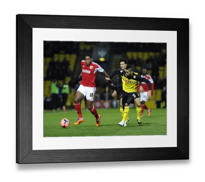 Framed Print : Jay Emmanuel-Thomas of Bristol City Outmuscles Lewis McGugan of Watford in FA Cup Third Round Replay