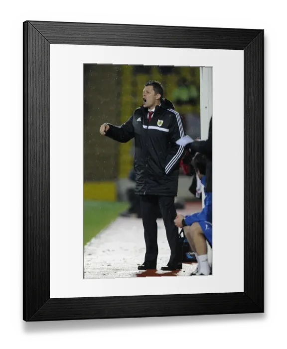Framed Print : Steve Cotterill Guides Bristol City in FA Cup Replay at Vicarage Road Framed Print : Steve Cotterill Guides Bristol City in FA Cup Replay at Vicarage Road