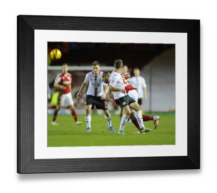 Framed Print : Bristol City's Tyrone Barnett Slips Past MK Dons Lee Hodson Framed Print : Bristol City's Tyrone Barnett Slips Past MK Dons Lee Hodson