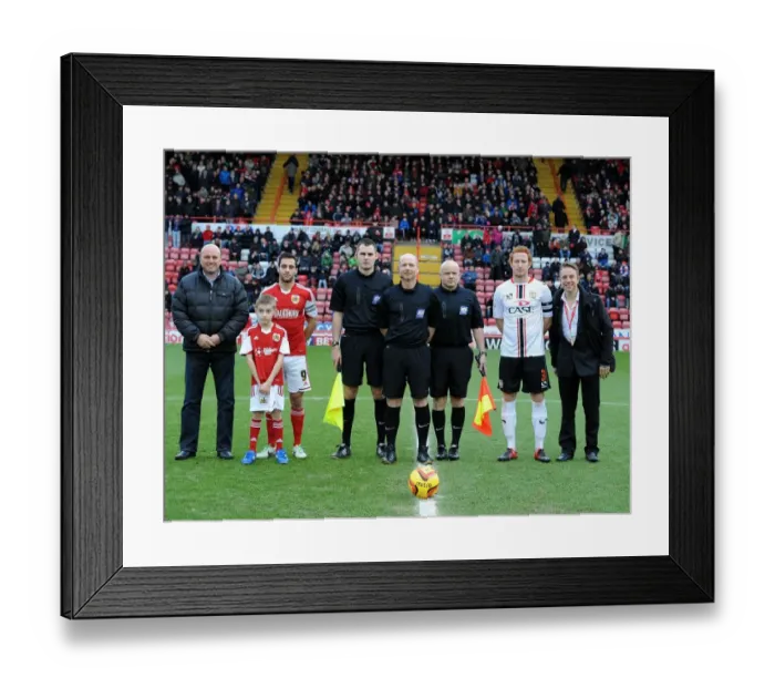 Framed Print : Bristol City vs MK Dons: Sky Bet League One Clash at Ashton Gate (January 2014)