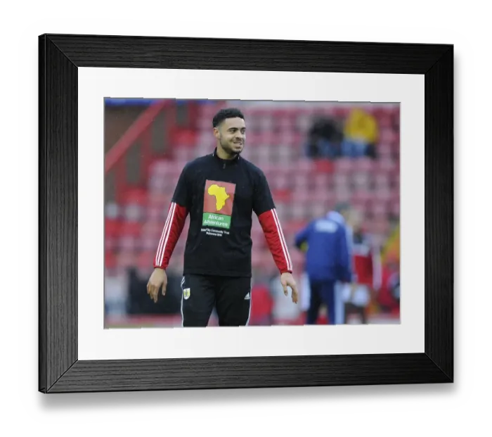 Framed Print : Bristol City's Derrick Williams in Action during Bristol City vs MK Dons, Sky Bet League One Match, 2014