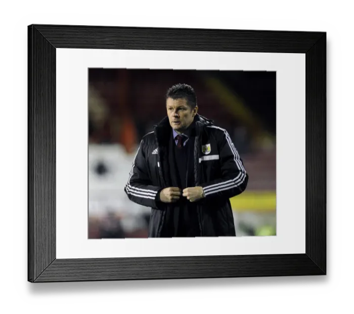 Framed Print : Steve Cotterill Leads Bristol City at Griffin Park, 2014