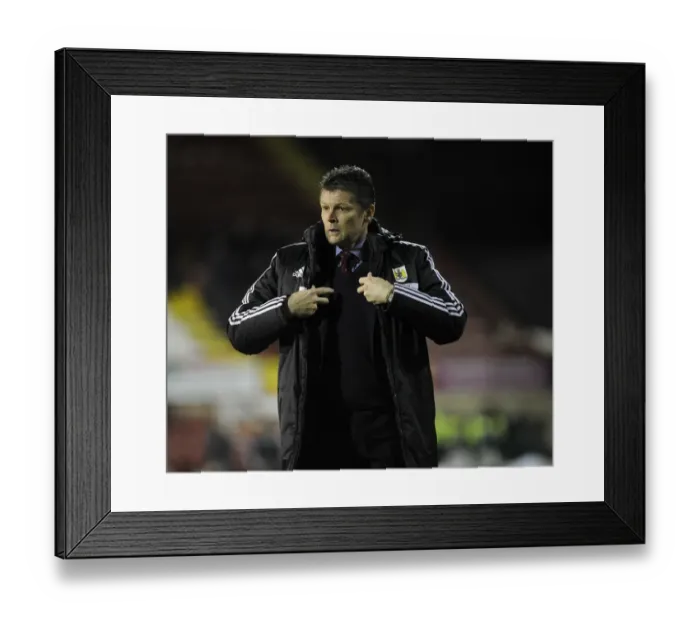 Framed Print : Steve Cotterill Leads Bristol City at Griffin Park, 2014 - Football Manager in Action