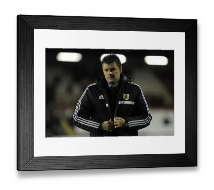 Framed Print : Steve Cotterill Leads Bristol City at Griffin Park, 2014