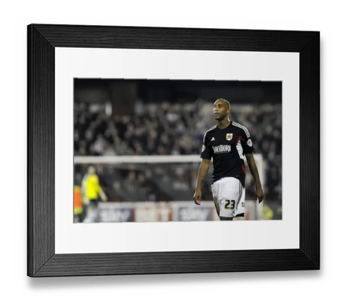 Framed Print : Tyrone Barnett of Bristol City in Action at Brentford, January 2014 Framed Print : Tyrone Barnett of Bristol City in Action at Brentford, January 2014