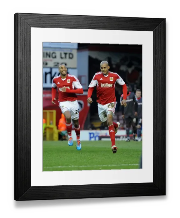Framed Print : Marvin Elliott's Epic Goal Celebration: A Thrilling Moment at Ashton Gate (Bristol City v Carlisle United, 01-02-2014)
