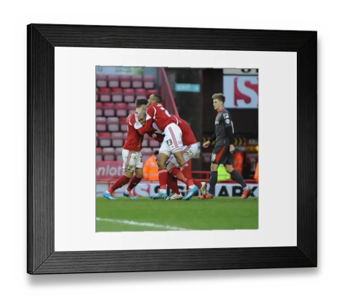 Framed Print : Thrilling Moment: Marvin Elliott's Goal Celebration for Bristol City at Ashton Gate, February 1, 2014