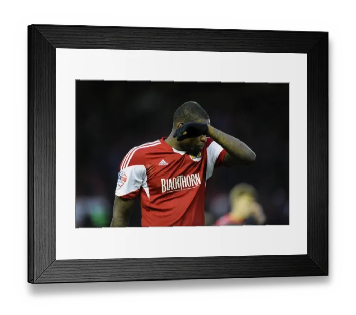 Framed Print : Jay Emmanuel-Thomas in Action: Bristol City vs. Carlisle United, Sky Bet League One, 2014
