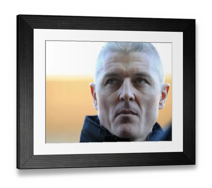 Framed Print : Bristol City vs Carlisle United: Clash at Ashton Gate - February 1, 2014 Framed Print : Bristol City vs Carlisle United: Clash at Ashton Gate - February 1, 2014