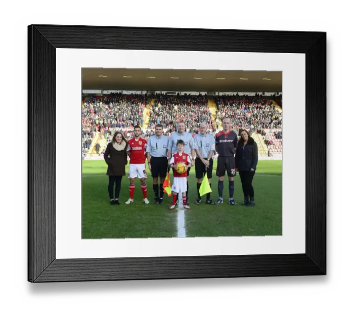 Framed Print : Bristol City vs Carlisle United: A Riveting Sky Bet League One Clash at Ashton Gate - January 2014