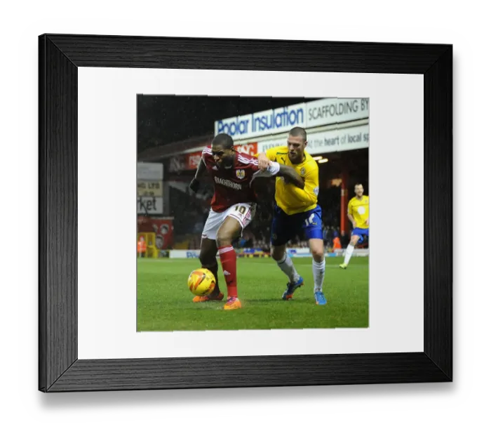 Framed Print : Bristol City vs Coventry City: Jay Emmanuel-Thomas Clashes with Billy Daniels Framed Print : Bristol City vs Coventry City: Jay Emmanuel-Thomas Clashes with Billy Daniels