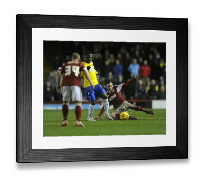 Framed Print : Bristol City vs Coventry City: Clash between Moussa and Cunningham