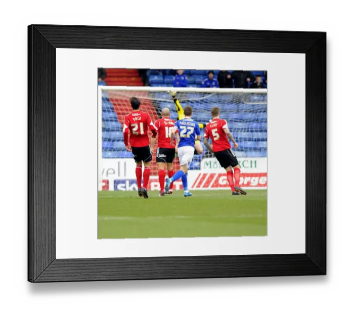 Framed Print : Philliskirk Scores the Equalizer: Oldham Athletic vs. Bristol City, 08-02-2014 Framed Print : Philliskirk Scores the Equalizer: Oldham Athletic vs. Bristol City, 08-02-2014
