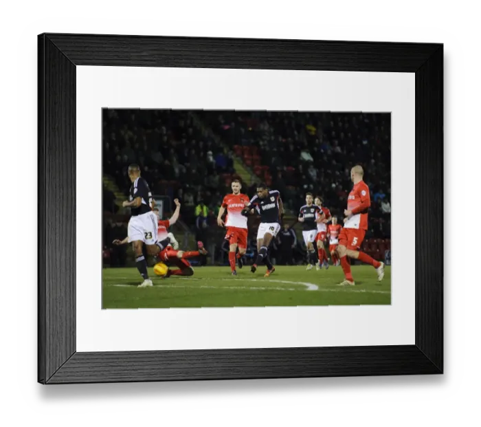 Framed Print : Bristol City's Jay Emmanuel-Thomas Scores at Leyton Orient, February 11, 2014 Framed Print : Bristol City's Jay Emmanuel-Thomas Scores at Leyton Orient, February 11, 2014