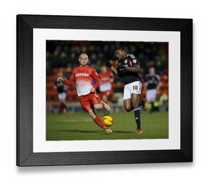 Framed Print : Jay Emmanuel-Thomas vs Scott Cuthbert: Intense Midfield Battle at Leyton Orient vs Bristol City, 2014